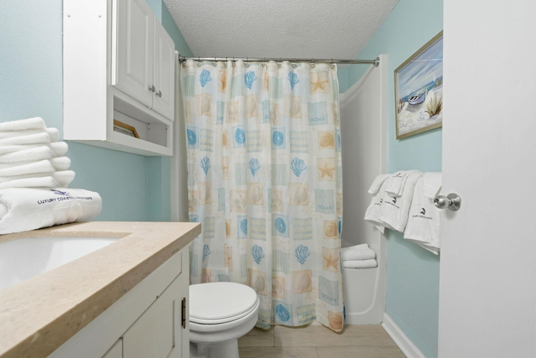 Bathroom 4, Perdido Skye 72, Escambia