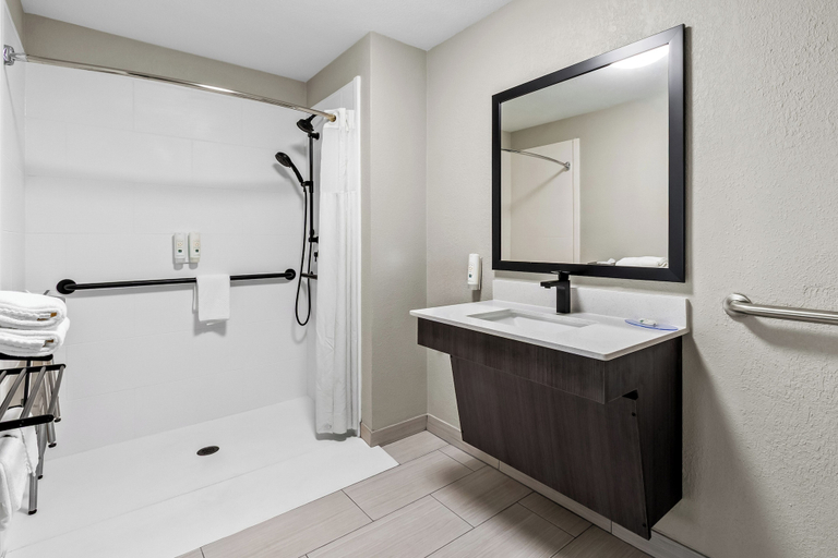 Bathroom 4, Quality Inn & Suites Florence Civic Center, Florence