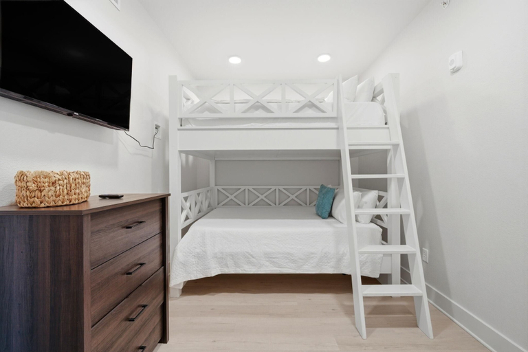 Bedroom 2, Sea Glass 410, Baldwin