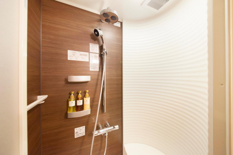 Bathroom 4, Shimobe Hotel, Minobu