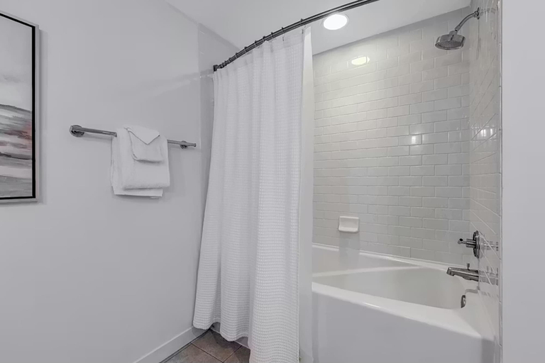 Bathroom 3, Elation 5306, Walton