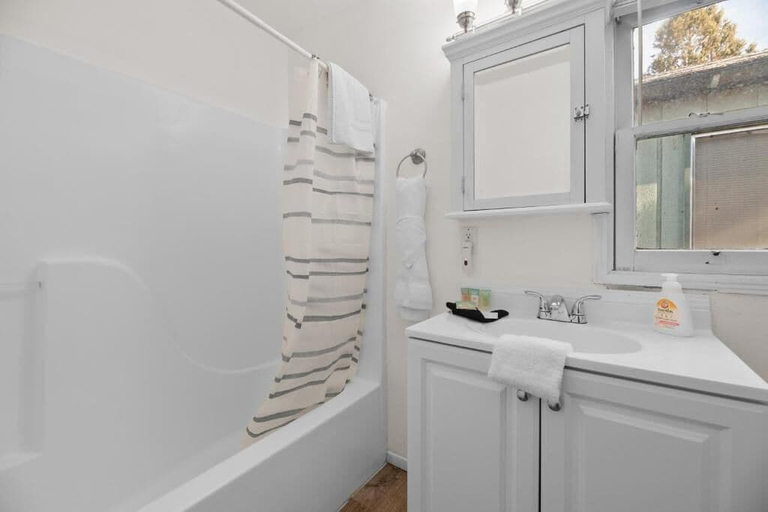 Bathroom, Hideaway Cabin, San Bernardino