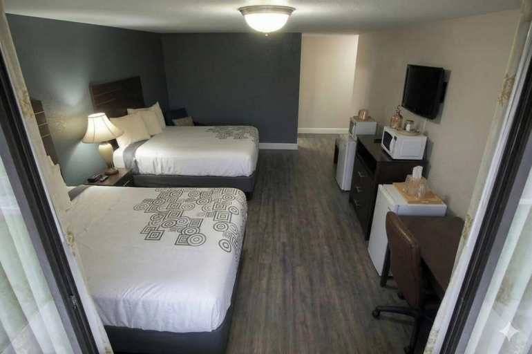 Bedroom 3, Regency Inn & Suites Houston East I 10, Houston