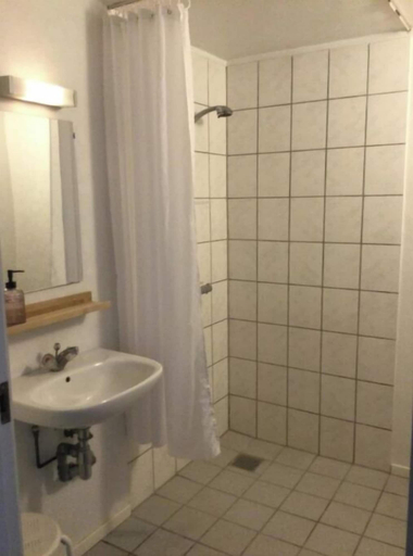 Bathroom 4, Marsktures motel, Tønder