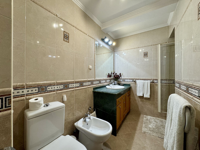 Bathroom 2, Albufeira Stylish 4 by Homing, Albufeira