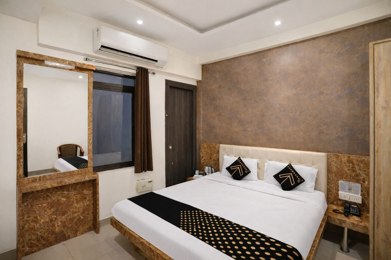 Bedroom 3, Hotel Triveni Inn, Kaushambi