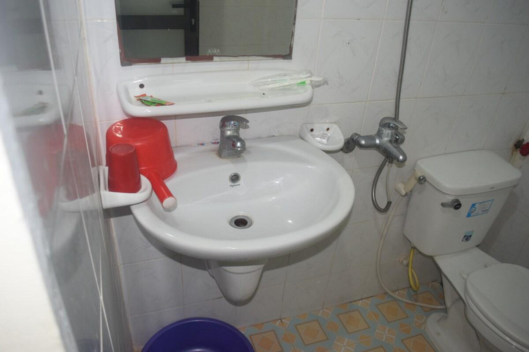 Bathroom 4, Cua Dai Beach Hotel, Da Nang