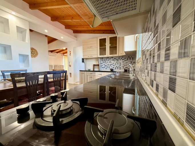 Food & Drinks, Anel Studios, Vlorës
