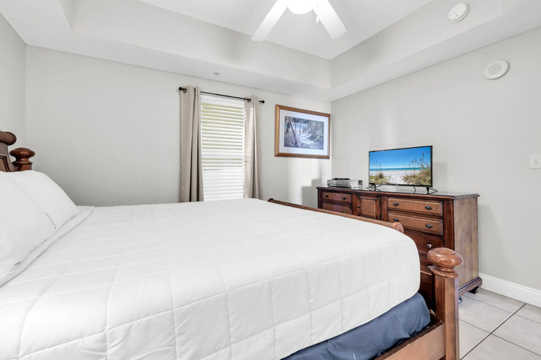 Bedroom 2, Calypso 2-2207 West, Bay