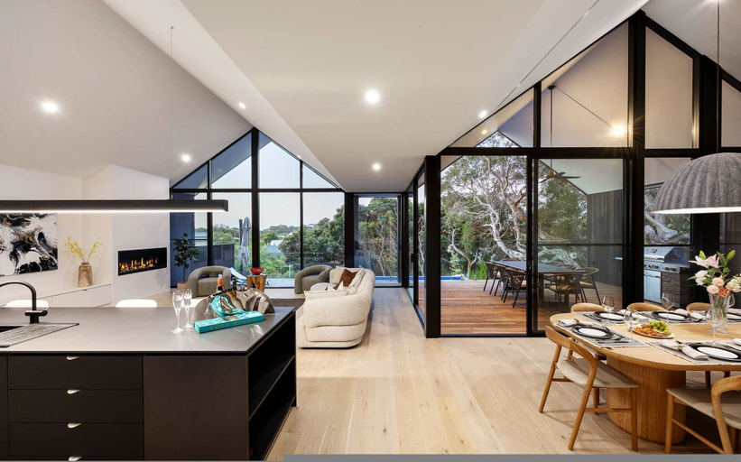 Room 5, Maison Noir Sorrento, Melbourne