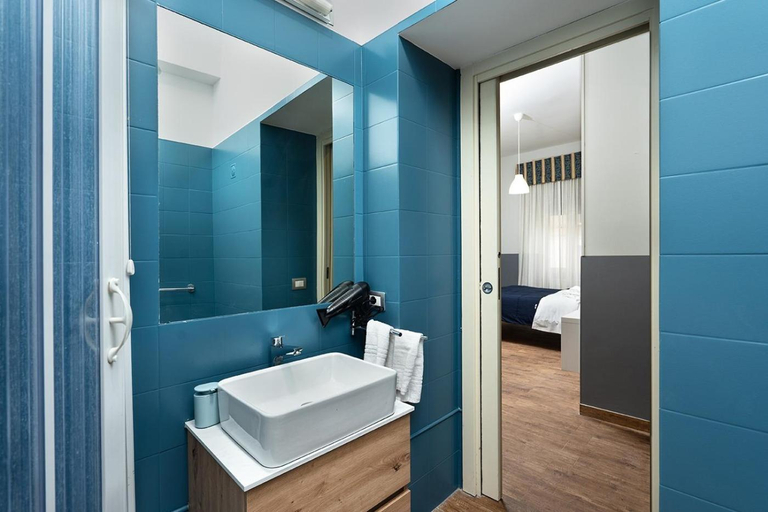 Bathroom 2, Piazza Bologna Comfort Rooms, Roma