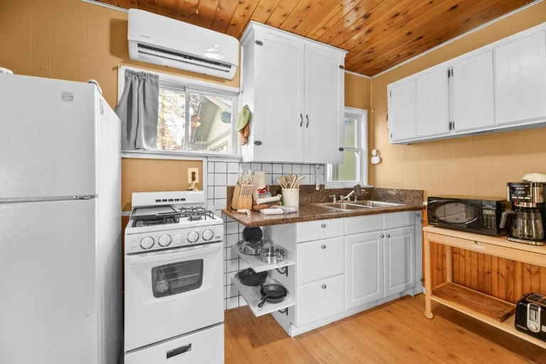 Others 4, Hideaway Cabin, San Bernardino