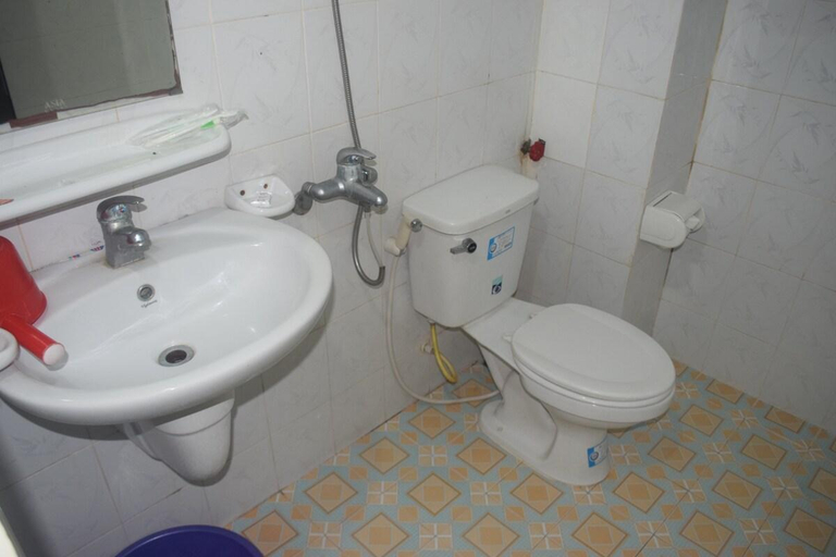Bathroom 5, Cua Dai Beach Hotel, Da Nang