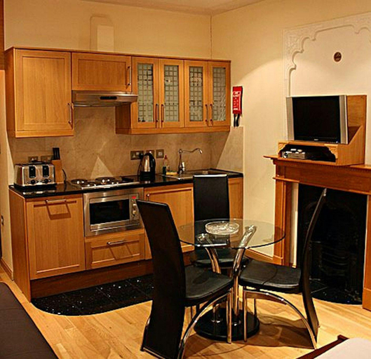 Food & Drinks, Hyde Park Suites, London