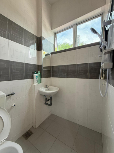 Bathroom 2, Ipoh TZY's Homestay , Kinta