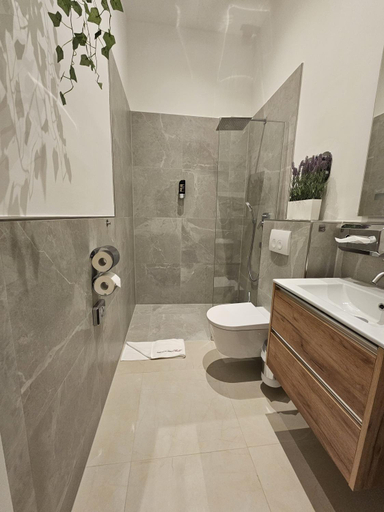 Bathroom, ApartHotel Rahl, Hamburg