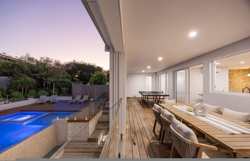 Room 5, Airosa Blanca Pool Spa Sea Views, Melbourne