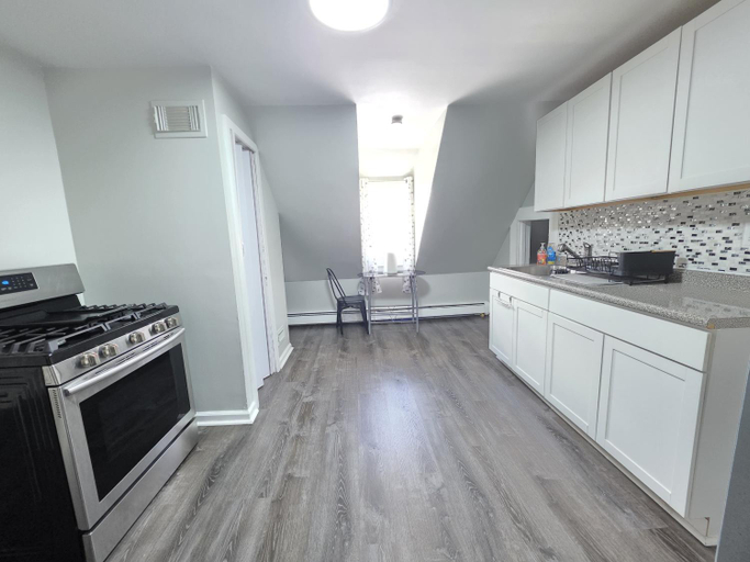 Others 5, Room for rent in Apartment, Hartford