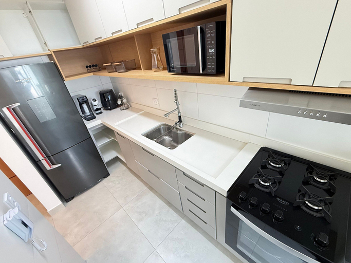 Private kitchen 4, Apartamento Clean 2 quartos e 2 varandas, Praia Grande