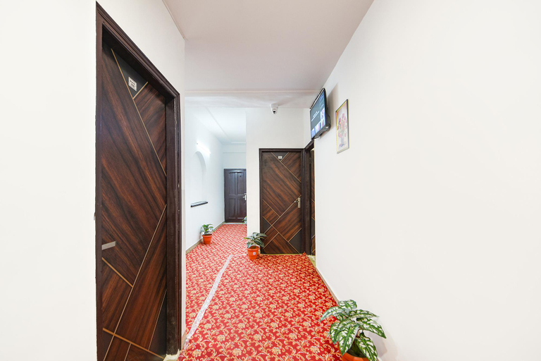 Public Area 2, Fabhotel Silver Stone, Gautam Buddha Nagar