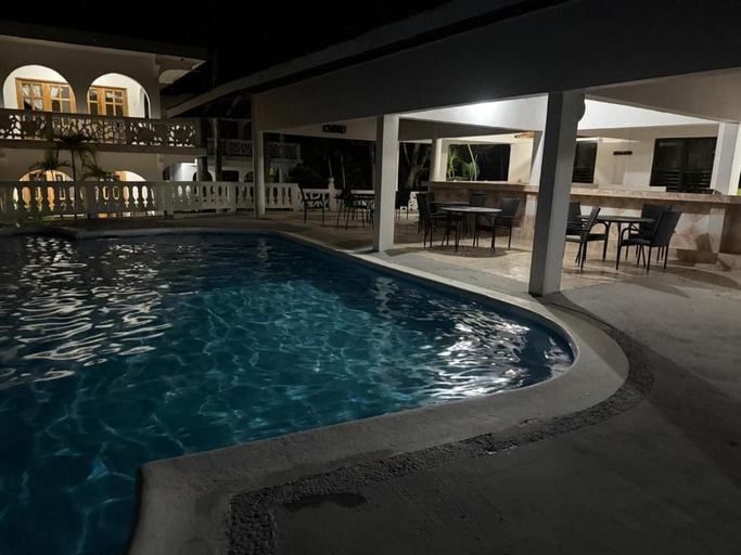 Pool 3, Dvilla resort