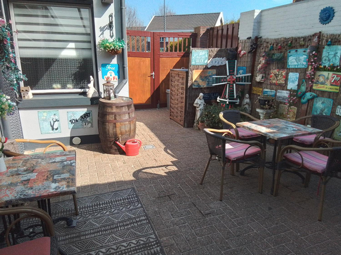 Others 4, D'n Engel, Sittard-Geleen
