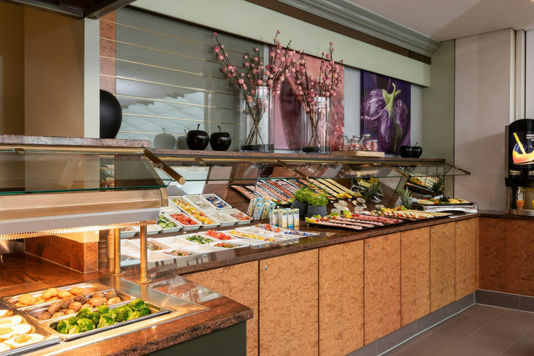 Food & Drinks 4, Leonardo Hotel Koln Airport, Köln
