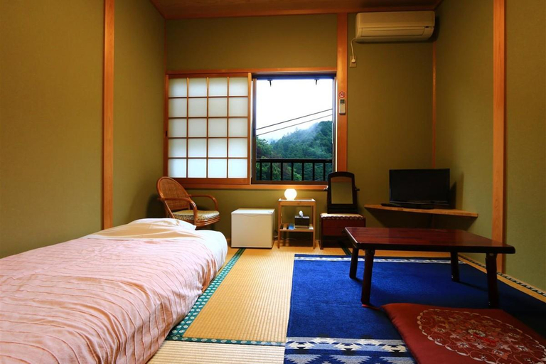 Bedroom 3, Miyoshino Sakuraan, Yoshino