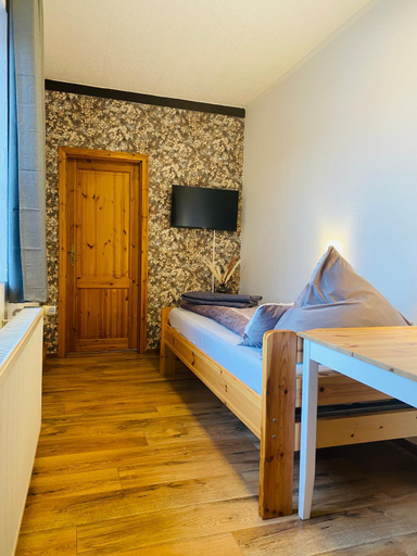 Bedroom 3, Gasthaus & Pension "Zur Eintracht", Weimarer Land