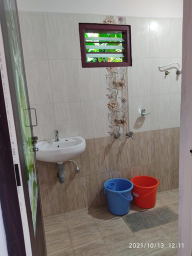 Bathroom, Darimane Home Stay, Chikmagalur