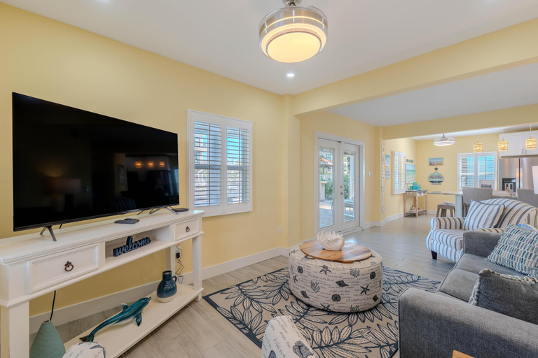 Living area 2, 218 Dolphin Beach House, Lee