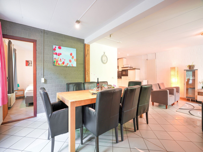 Food & Drinks, Holiday Home in Ulestraten With Forest, Meerssen