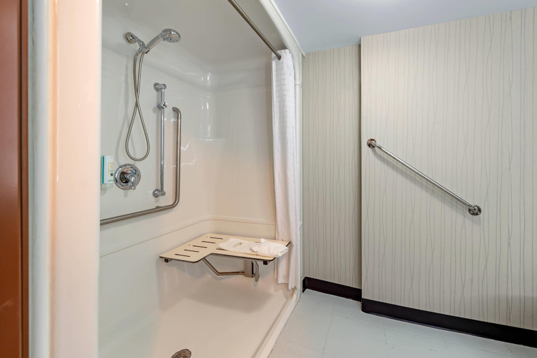 Bathroom 4, Quality Inn Orleans, Ottawa