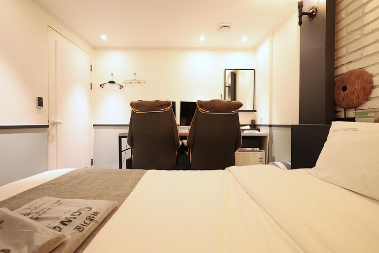 Bedroom 3, Yeongdeungpo HIVE Hotel (formerly Hotel YOLO), Yeongdeungpo