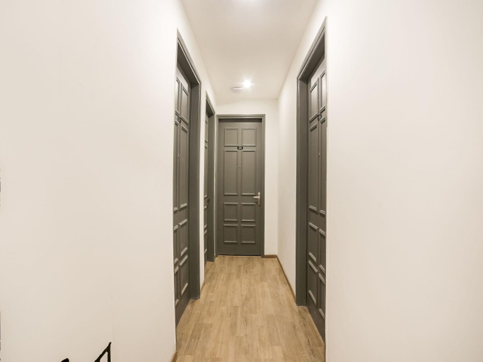 Public Area 3, Townhouse Artemis Hospital Near Unitech Cyber Park, Gurgaon