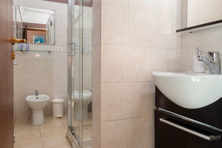 Bathroom 3, Aedes B&B - Il Giardino dei Sogni, Lecce