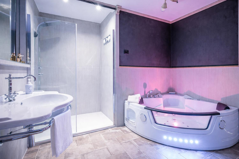 Bathroom 4, VILLA Castel del Monte - Panoramic Tuscan Villa with Jacuzzi, Pistoia