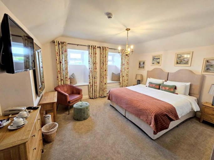 Bedroom 4, The Glenbeigh Hotel