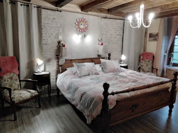 Bedroom 2, La Ferme de Tart, Côte-d'Or