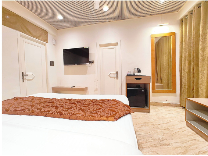 Room 4, Hotel Ved Near Kashi Vishwanath Temple, Varanasi