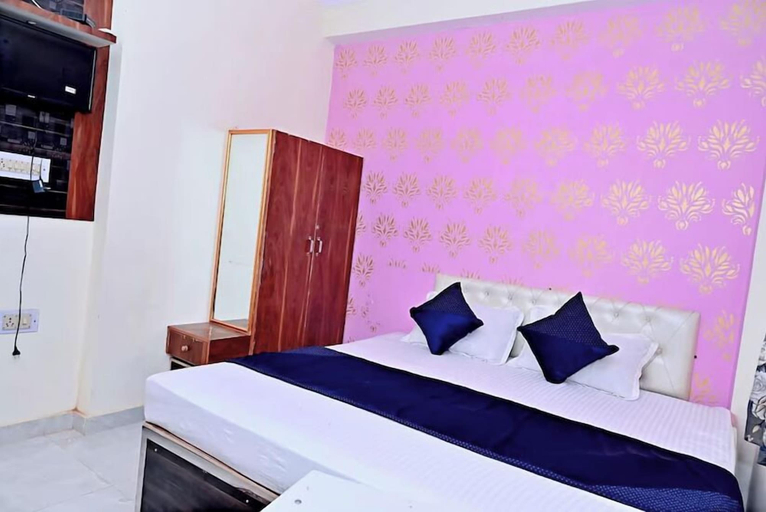 Room 5, Hotel Vrindavan Inn, Allahabad