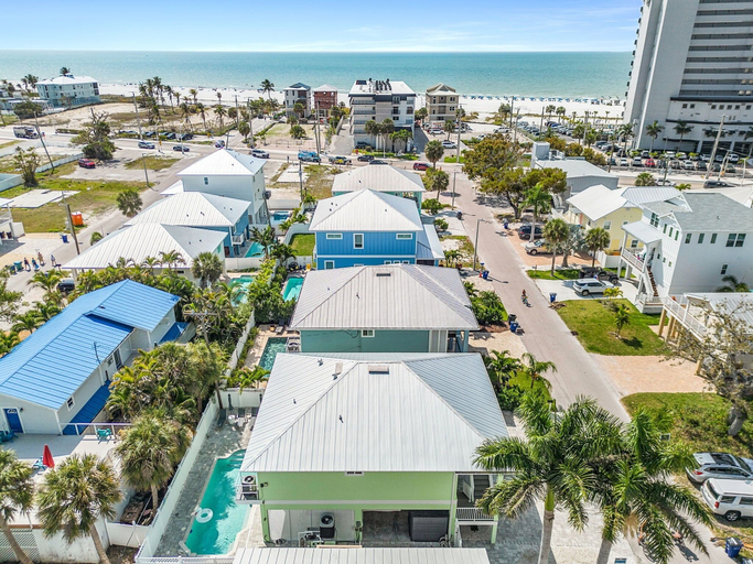 Exterior 3, 140 Pearl Paradise 3br/2ba W/ Pool! 3 Bedroom Home, Lee