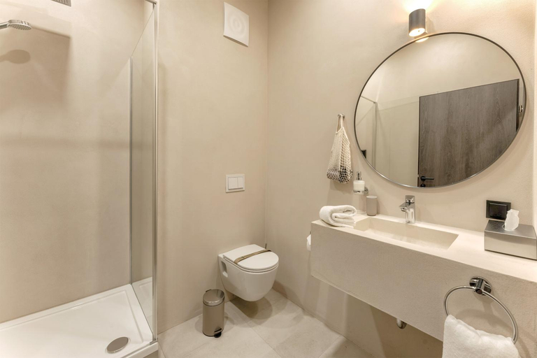 Bathroom 2, Aparthotel Lavilo City Center, Graz