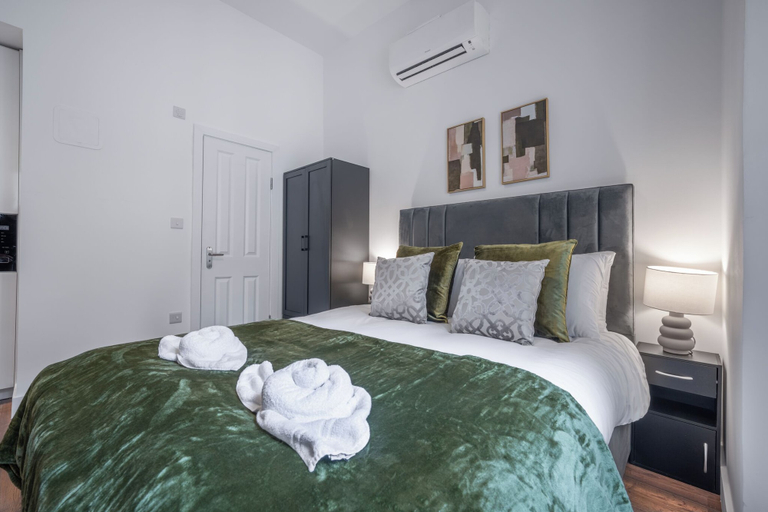 Room 5, The Beauchamp Residences, London