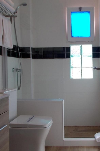 Bathroom 4, C&H Aravaca Garden, Madrid