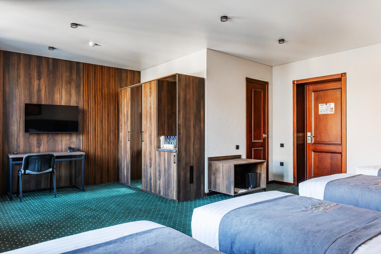Bedroom, Grand Nur Hotel, Tashkent City