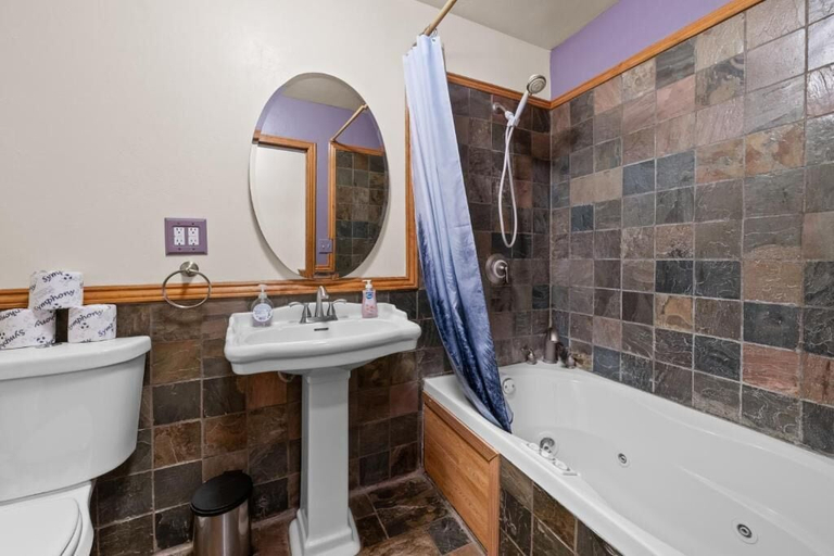 Bathroom, Chalet Brewski, San Bernardino