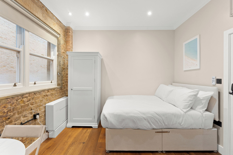 Room 2, Grove Heights Shoreditch, London