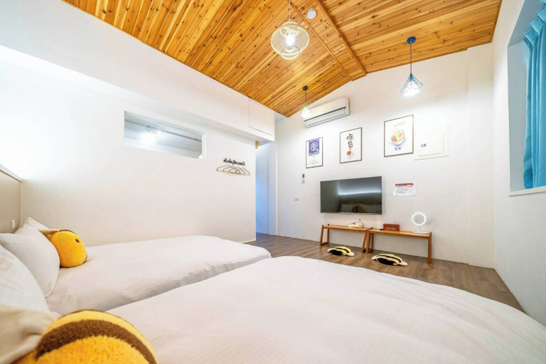 Room 2, FuqianRED, Tainan