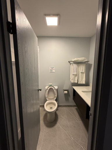 Bathroom 3, Zero-100 Motor Inn, Thunder Bay